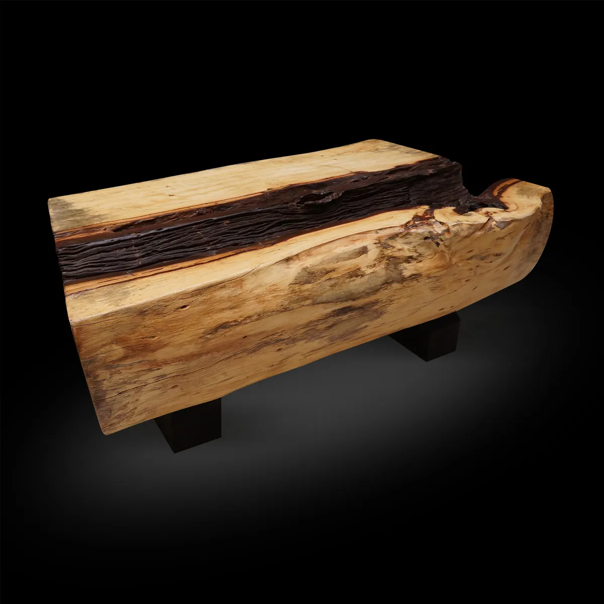 Mesa de café de losa de madera oscura con río de resina