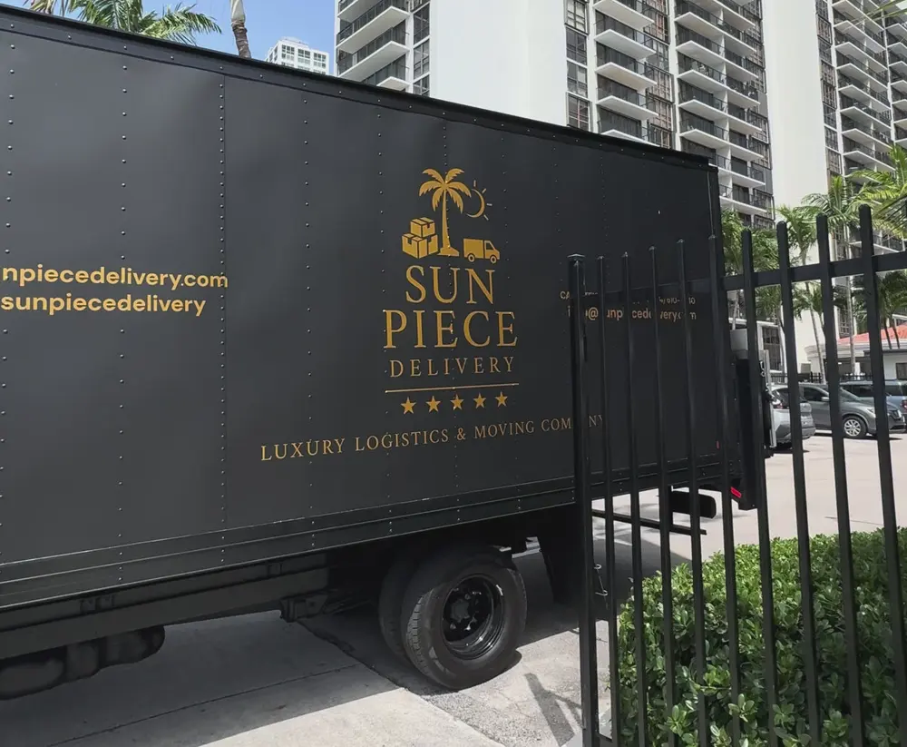 Sun Piece Delivery truck